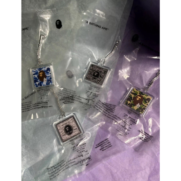 Bape• A Bathing Ape: Go Ape Keychain•Green Camo• Brand New In Sealed Bag - Picture 5 of 5